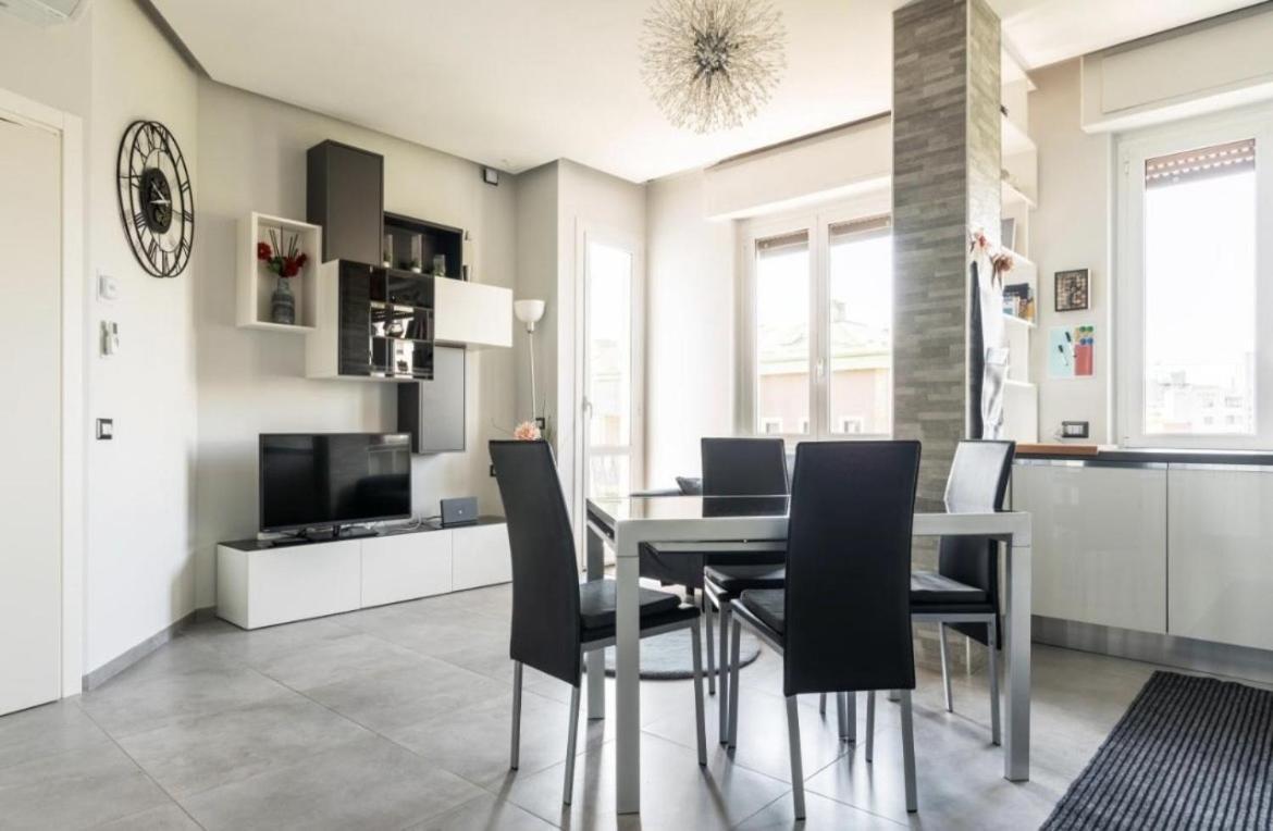 Luxury Apartment In Prada District Near Mm Brenta & Milan Center - Ideal For Business Profiles Milão Exterior foto